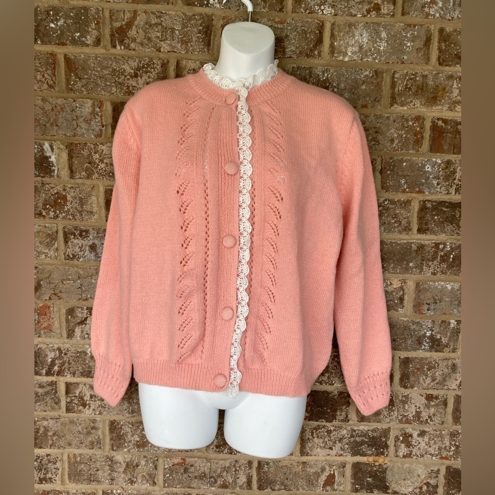 Noracora Pink knitted sweater with lace accents size Medium NWT Grandma
